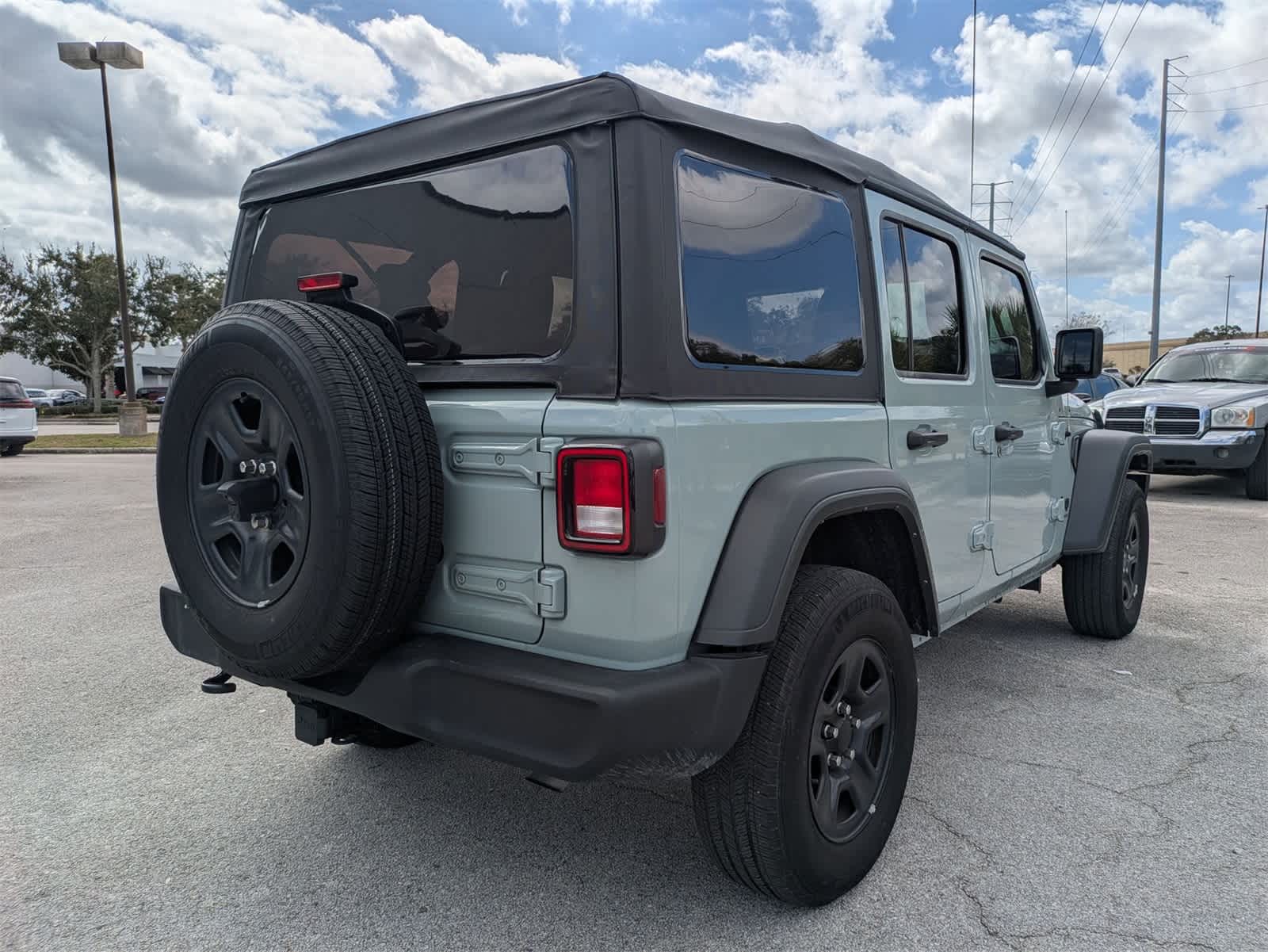 2023 Jeep Wrangler 4-Door Sport 4x4