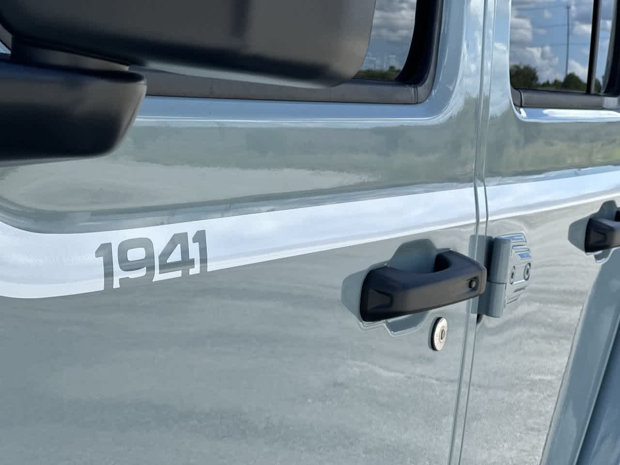 2027 Jeep Wrangler WRANGLER 4-DOOR SAHARA
