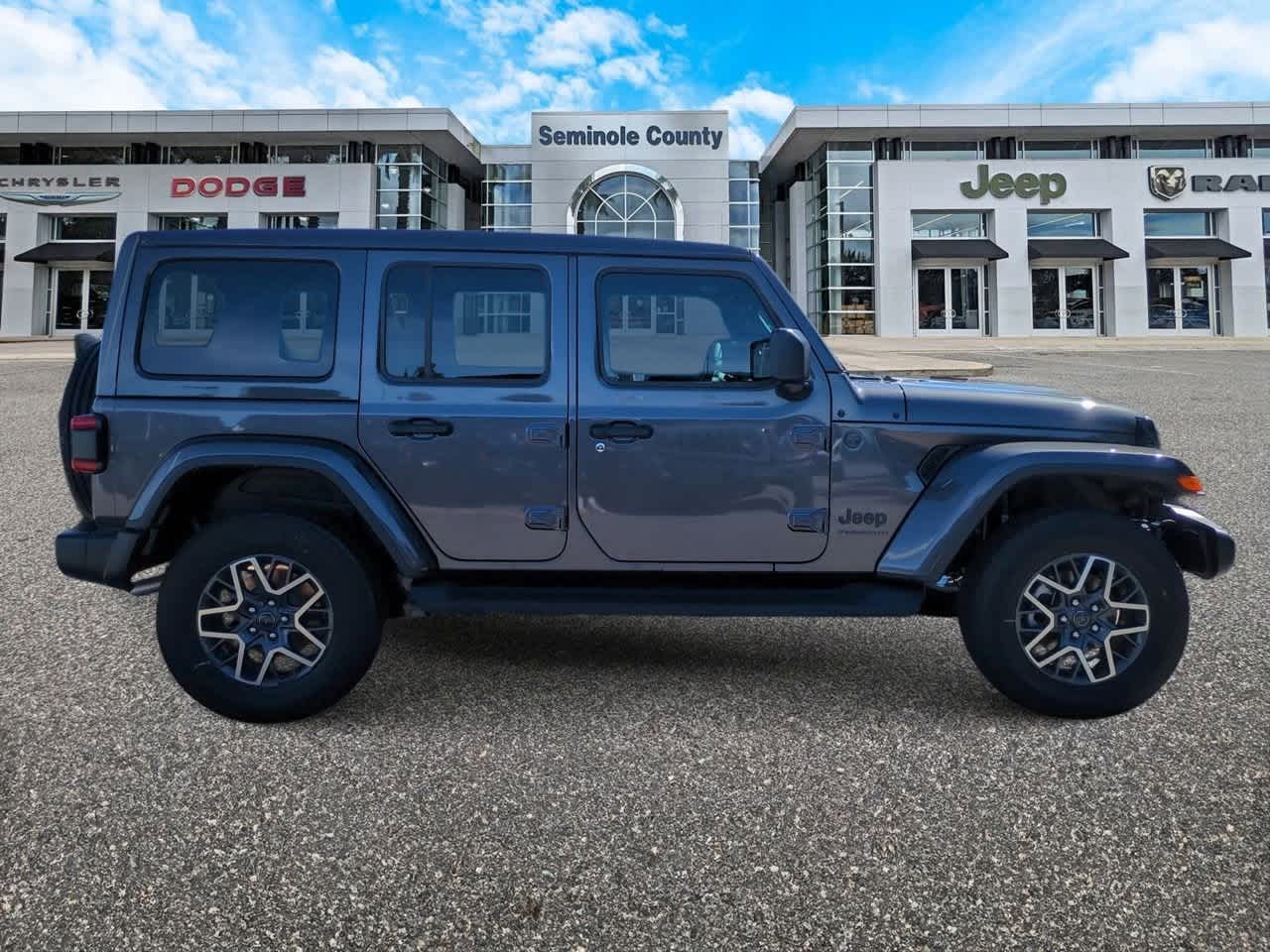 2025 Jeep Wrangler WRANGLER 4-DOOR SAHARA