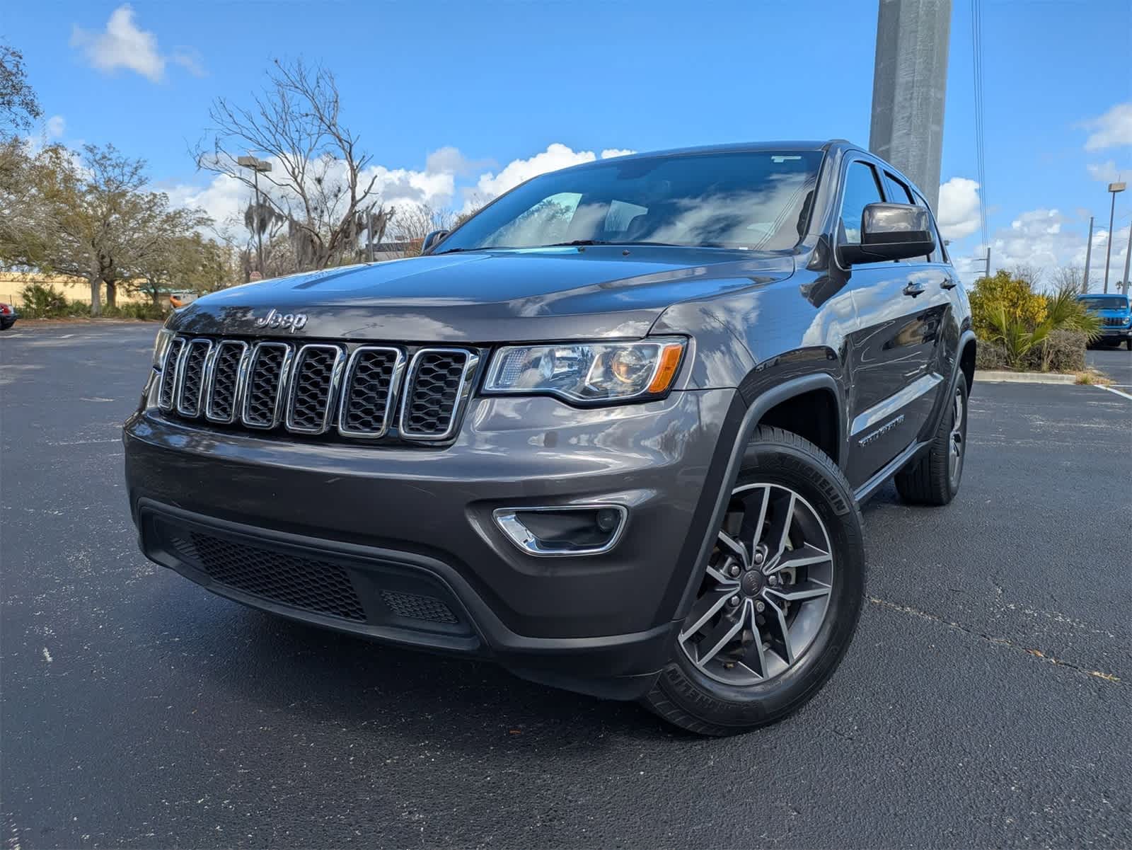 2019 Jeep Grand Cherokee Laredo E 4x2