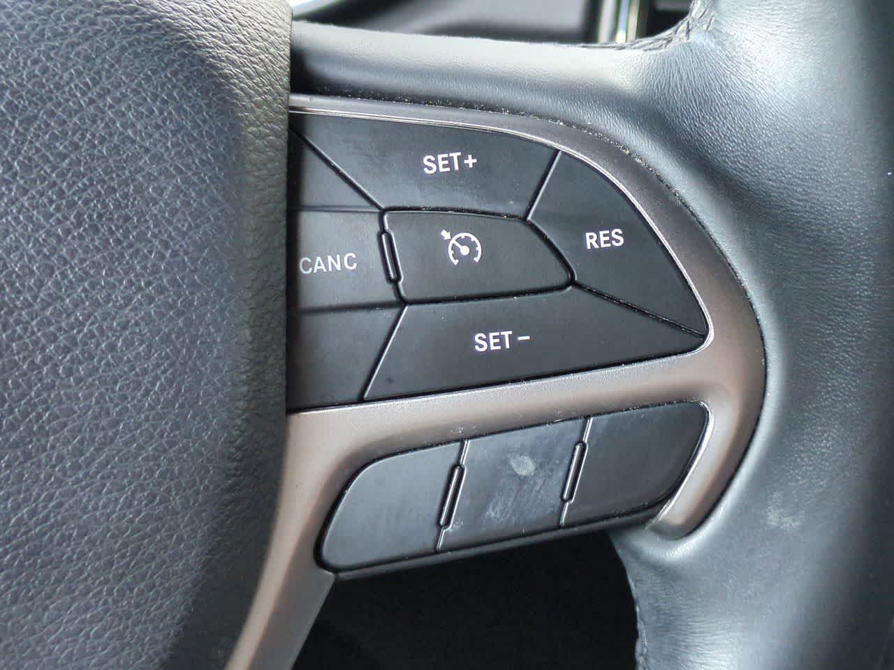 2019 Jeep Grand Cherokee Laredo E 4x2
