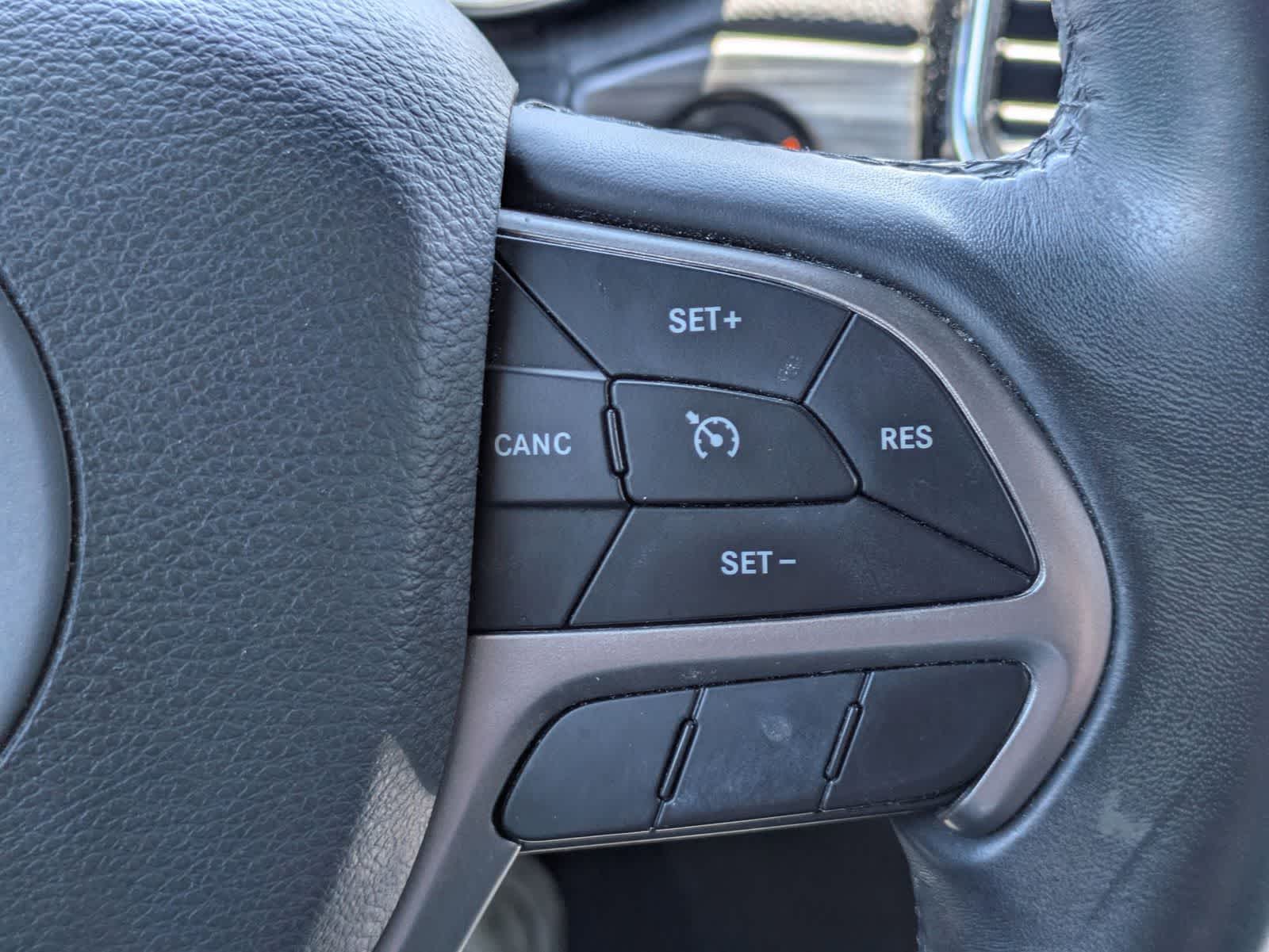 2019 Jeep Grand Cherokee Laredo E 4x2
