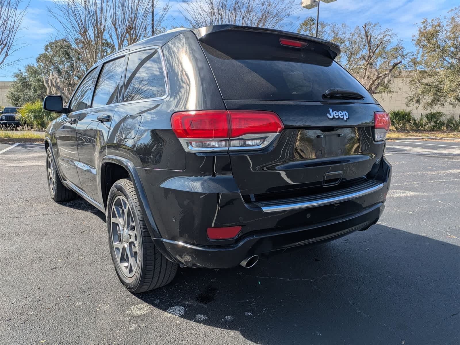 2019 Jeep Grand Cherokee Overland 4x2