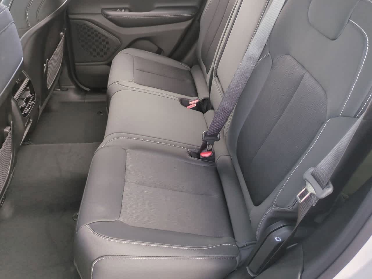 2025 Jeep Grand Cherokee GRAND CHEROKEE LAREDO 4X2