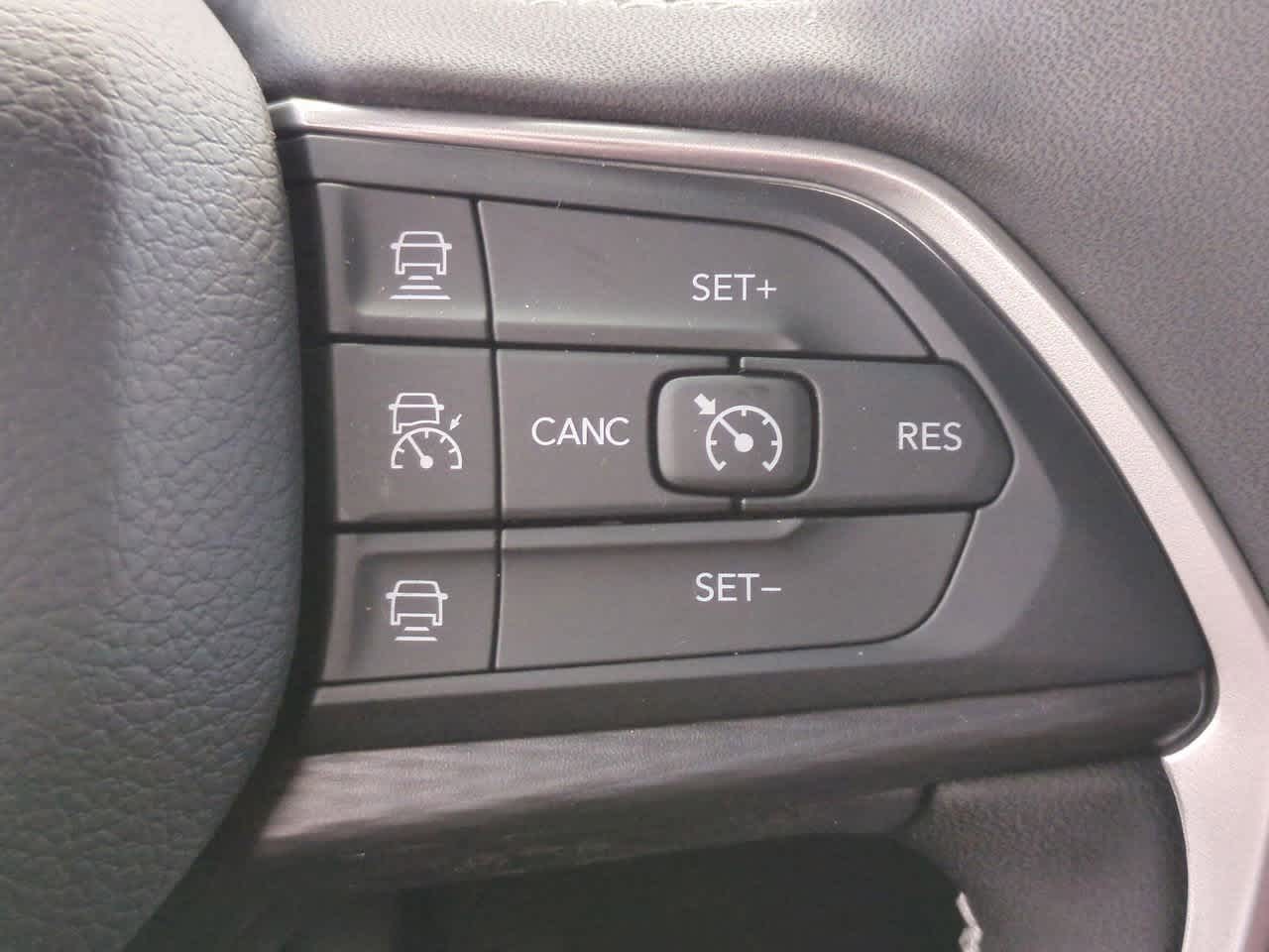 2025 Jeep Grand Cherokee GRAND CHEROKEE LAREDO 4X2