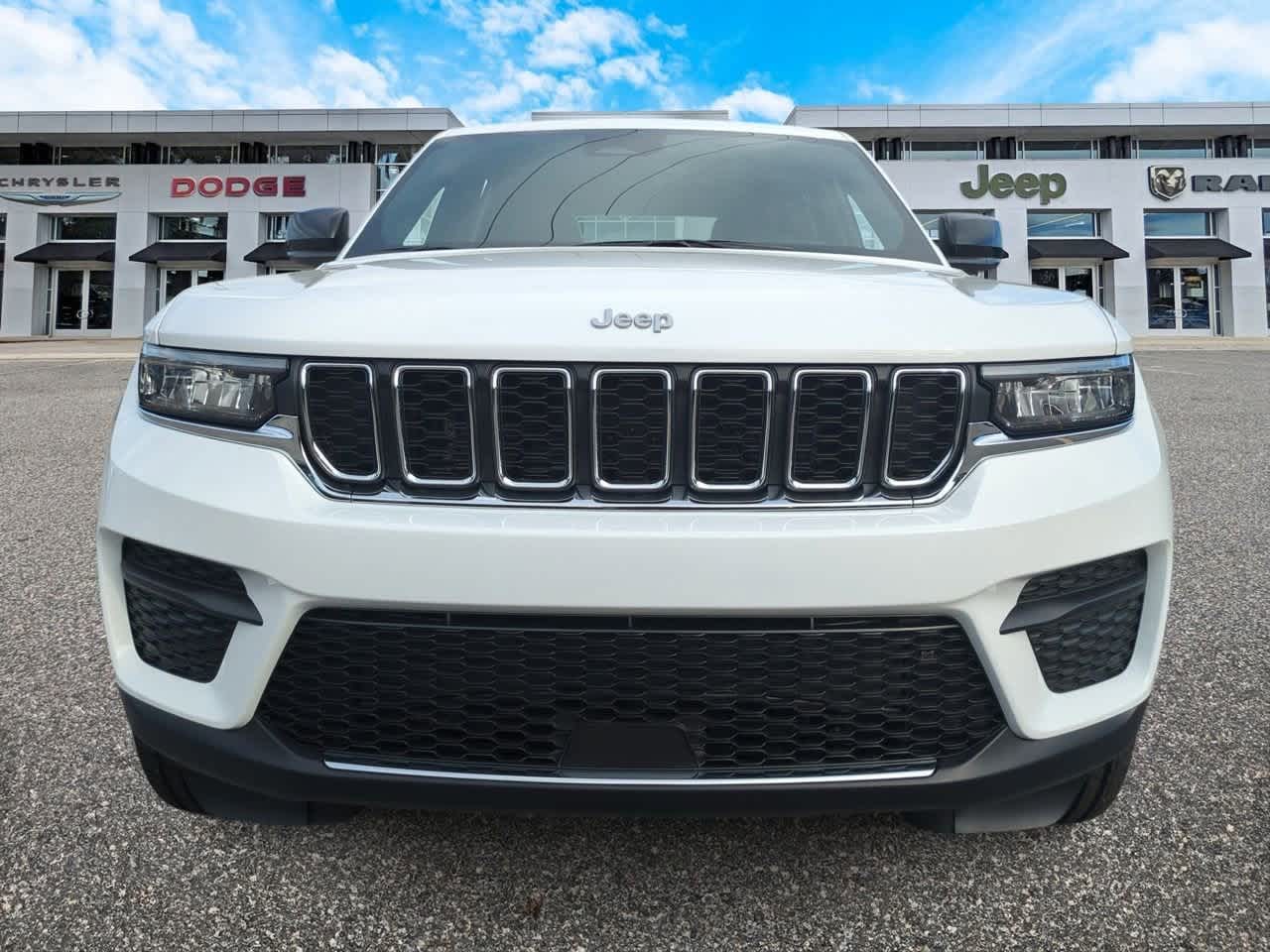 2025 Jeep Grand Cherokee GRAND CHEROKEE LAREDO 4X2