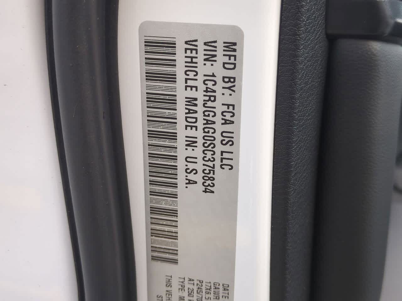 2025 Jeep Grand Cherokee GRAND CHEROKEE LAREDO 4X2