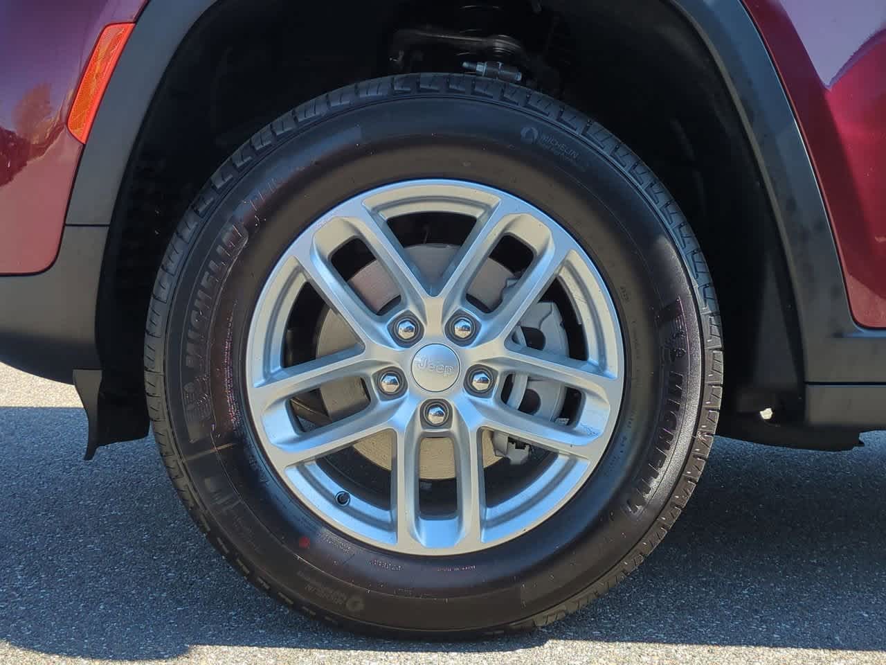 2025 Jeep Grand Cherokee GRAND CHEROKEE LAREDO X 4X2