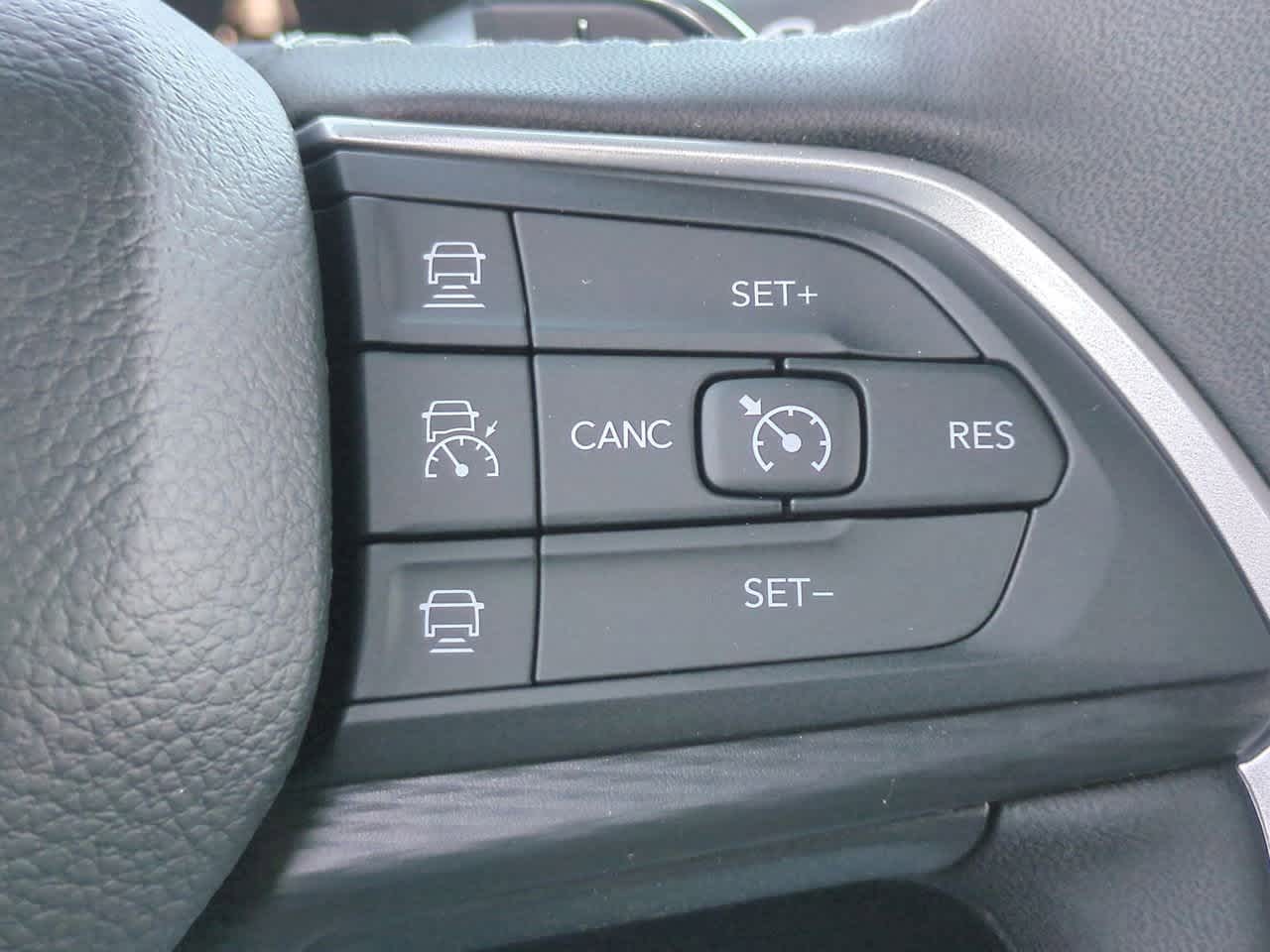 2025 Jeep Grand Cherokee GRAND CHEROKEE LAREDO X 4X2