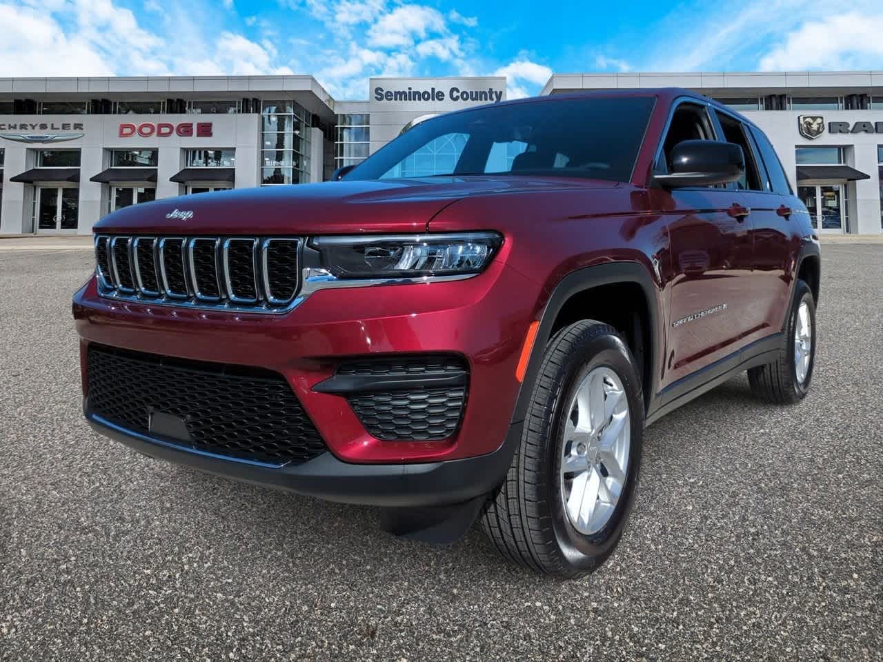 2025 Jeep Grand Cherokee GRAND CHEROKEE LAREDO X 4X2