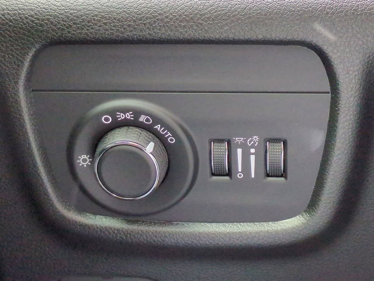 2025 Jeep Grand Cherokee GRAND CHEROKEE LAREDO 4X2