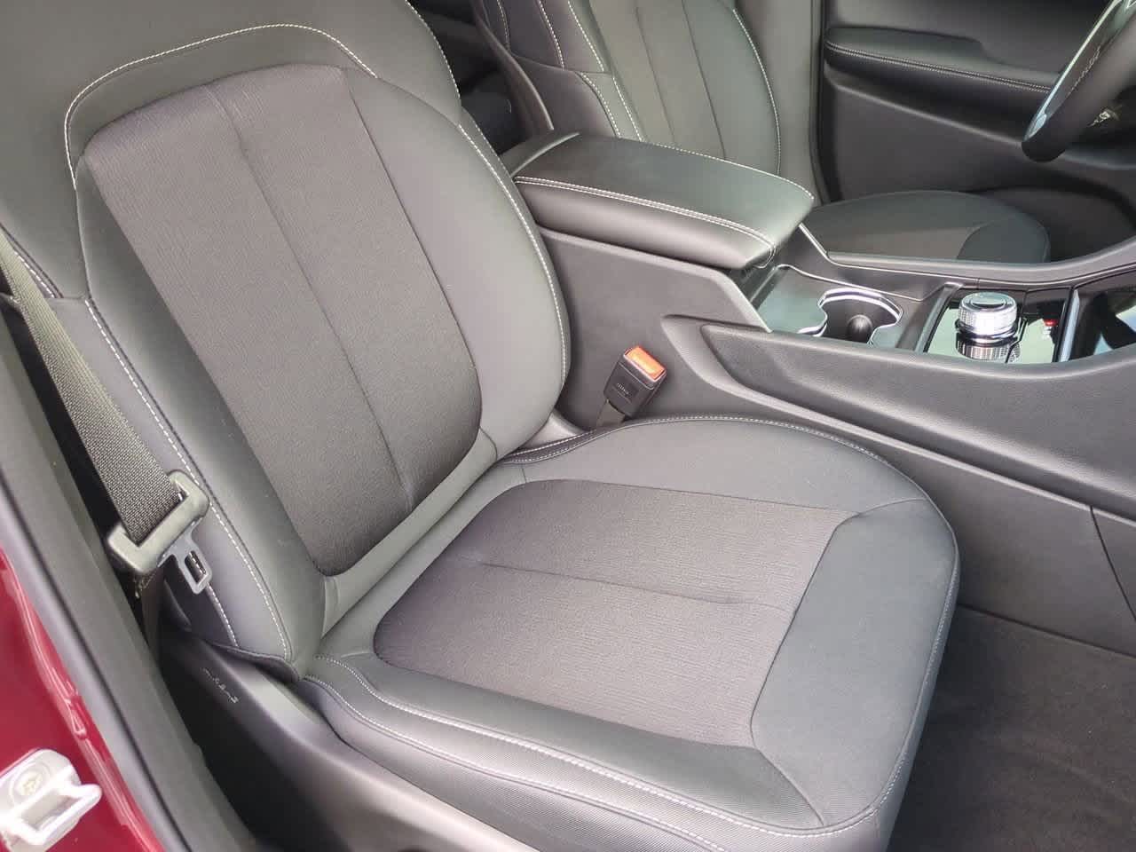 2025 Jeep Grand Cherokee GRAND CHEROKEE LAREDO 4X2