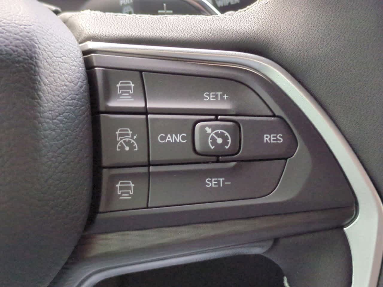 2025 Jeep Grand Cherokee GRAND CHEROKEE LAREDO 4X2