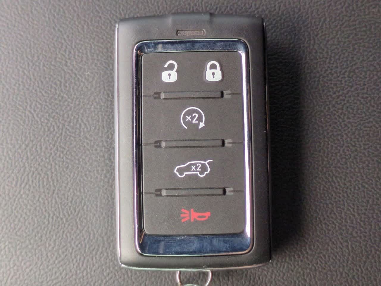 2025 Jeep Grand Cherokee GRAND CHEROKEE LAREDO 4X2