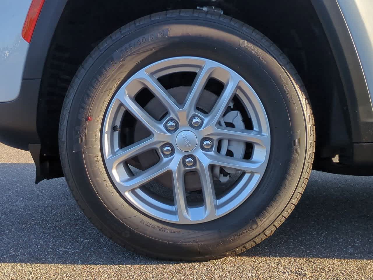 2025 Jeep Grand Cherokee GRAND CHEROKEE LAREDO X 4X2