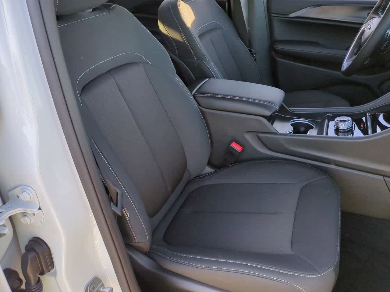 2025 Jeep Grand Cherokee GRAND CHEROKEE LAREDO X 4X2