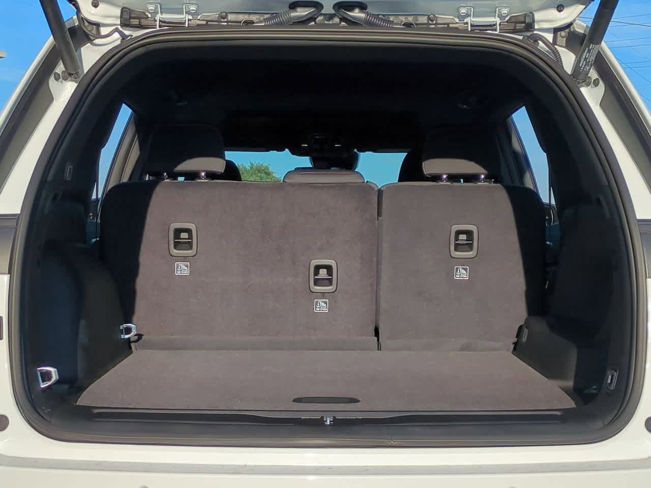 2025 Jeep Grand Cherokee GRAND CHEROKEE LAREDO X 4X2