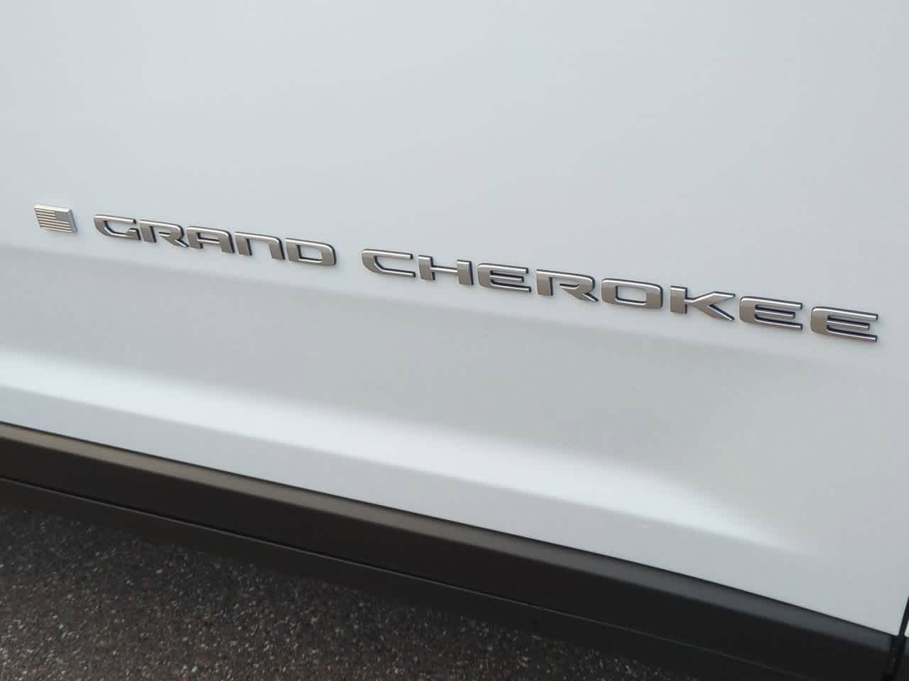 2025 Jeep Grand Cherokee GRAND CHEROKEE LAREDO 4X2