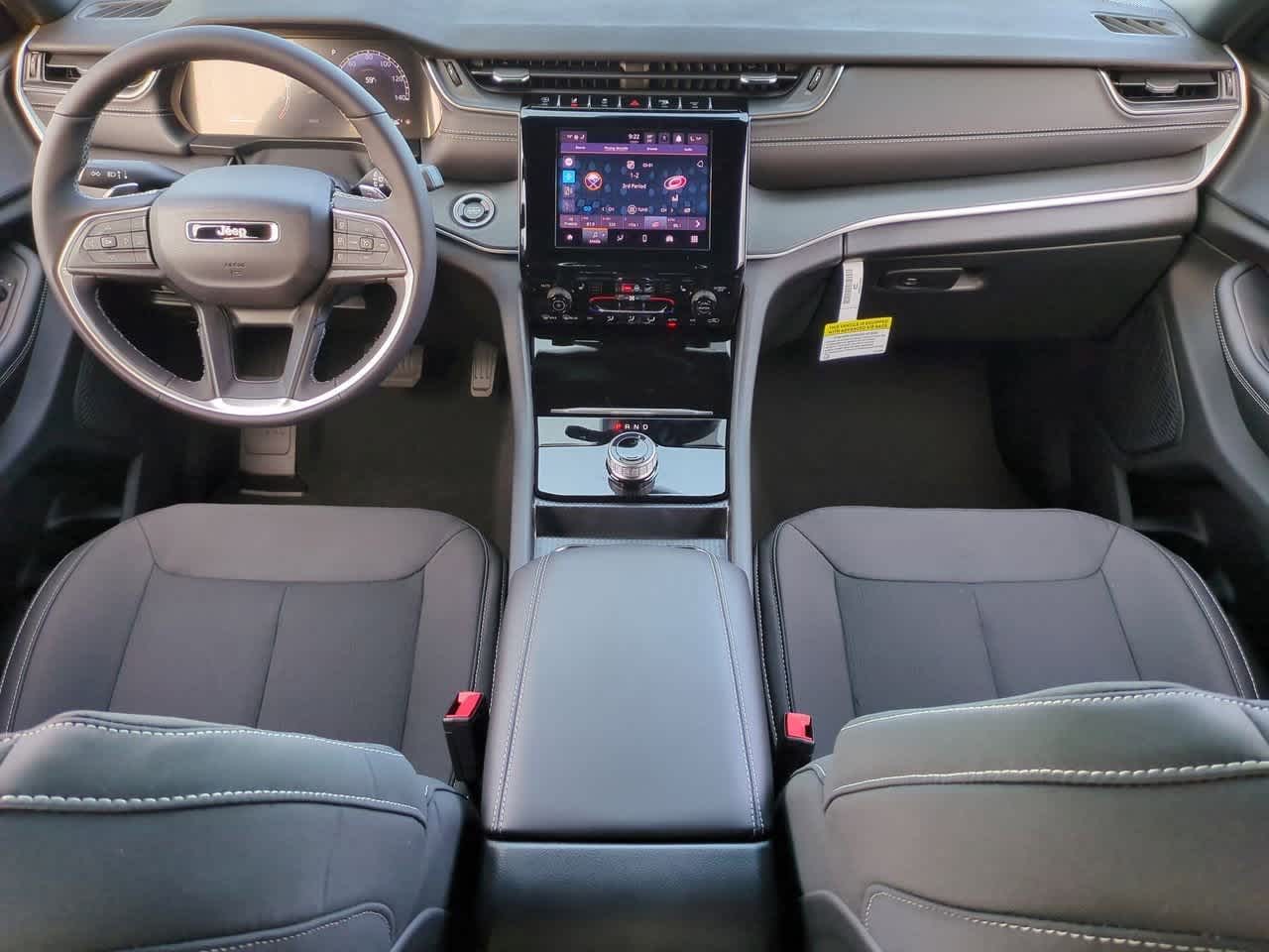 2025 Jeep Grand Cherokee GRAND CHEROKEE LAREDO 4X2