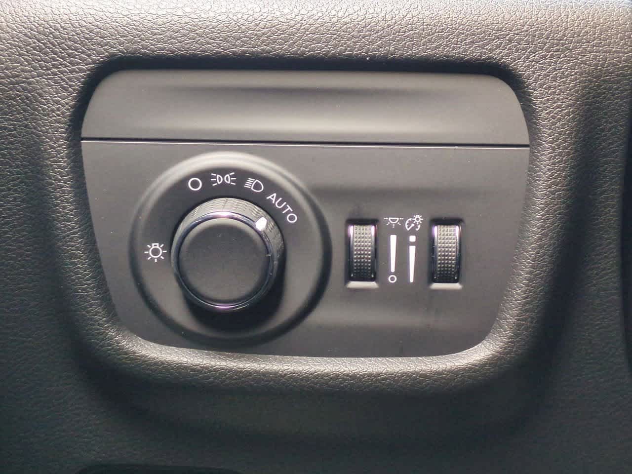 2025 Jeep Grand Cherokee GRAND CHEROKEE LAREDO 4X2