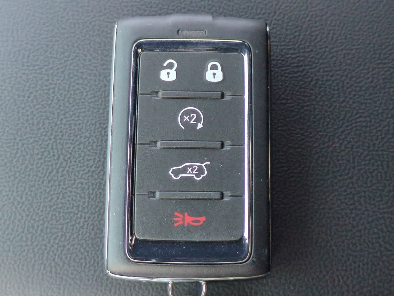 2025 Jeep Grand Cherokee GRAND CHEROKEE LAREDO 4X2