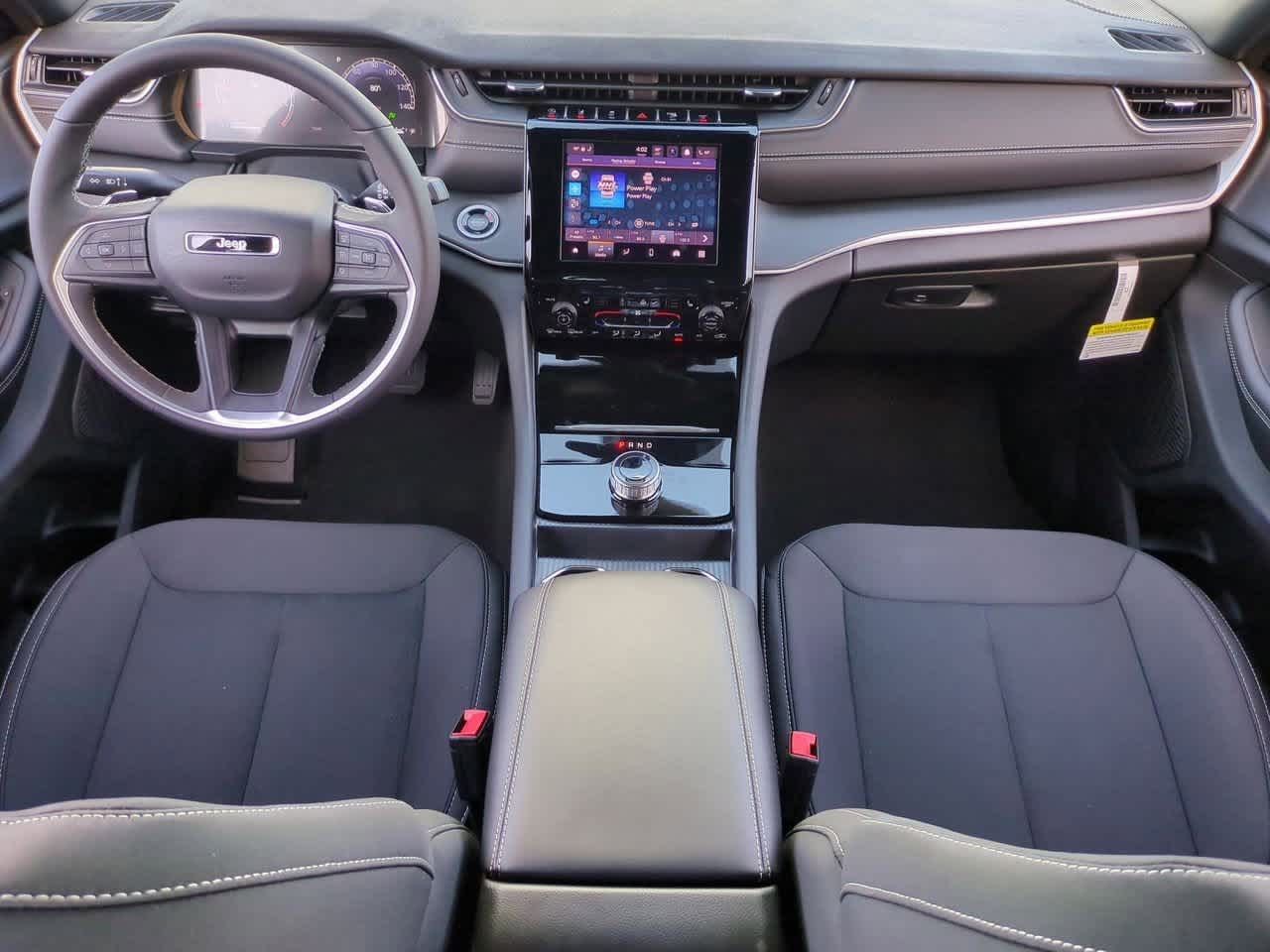 2025 Jeep Grand Cherokee GRAND CHEROKEE LAREDO 4X2