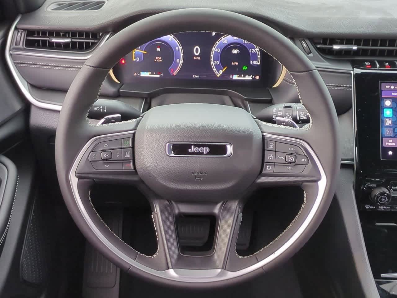 2025 Jeep Grand Cherokee GRAND CHEROKEE LAREDO X 4X2