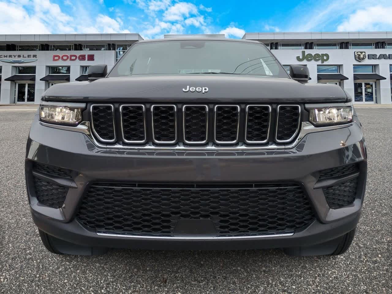 2025 Jeep Grand Cherokee GRAND CHEROKEE LAREDO X 4X2