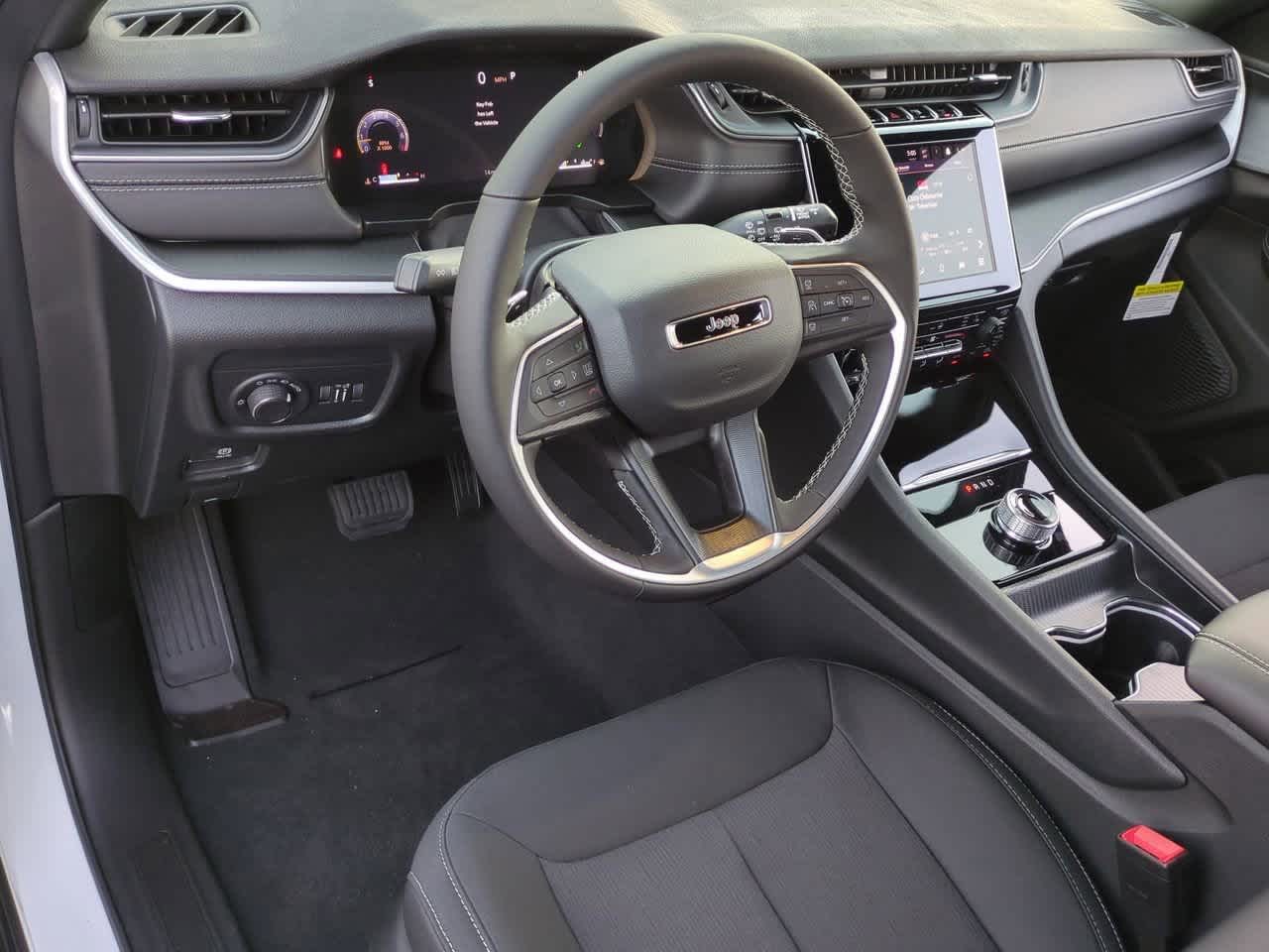 2025 Jeep Grand Cherokee GRAND CHEROKEE LAREDO X 4X2