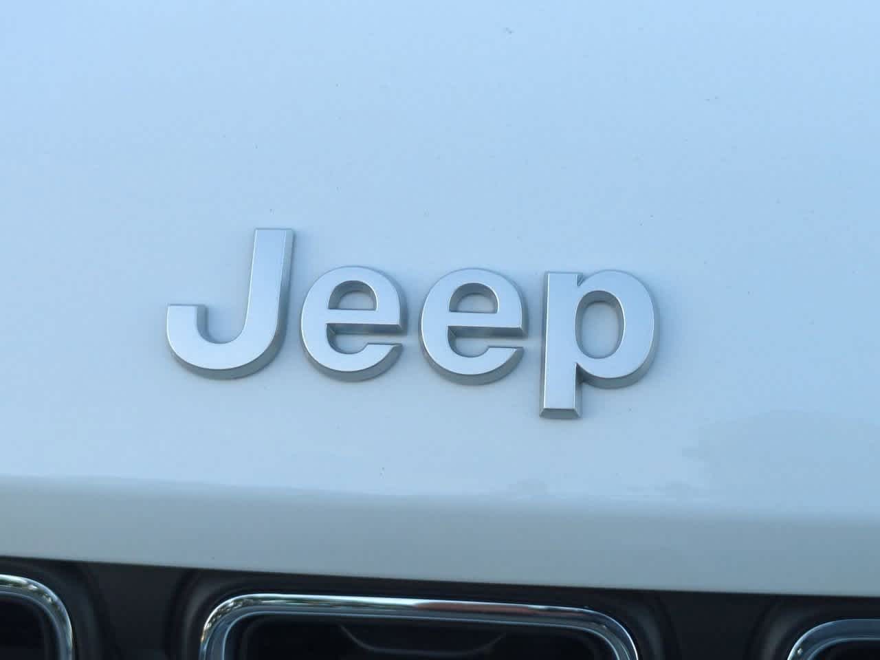 2025 Jeep Grand Cherokee GRAND CHEROKEE LAREDO X 4X2