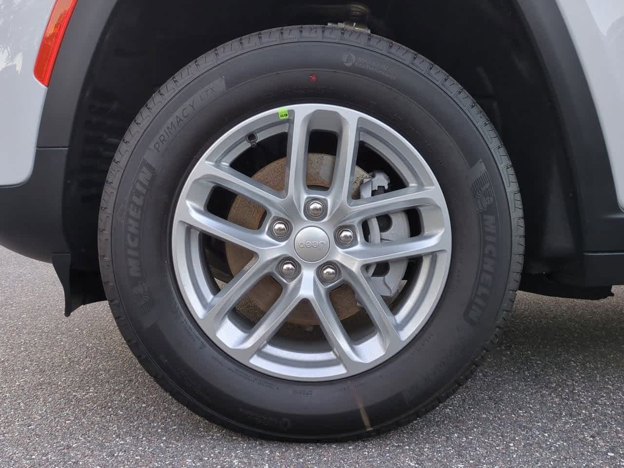 2025 Jeep Grand Cherokee GRAND CHEROKEE LAREDO X 4X2