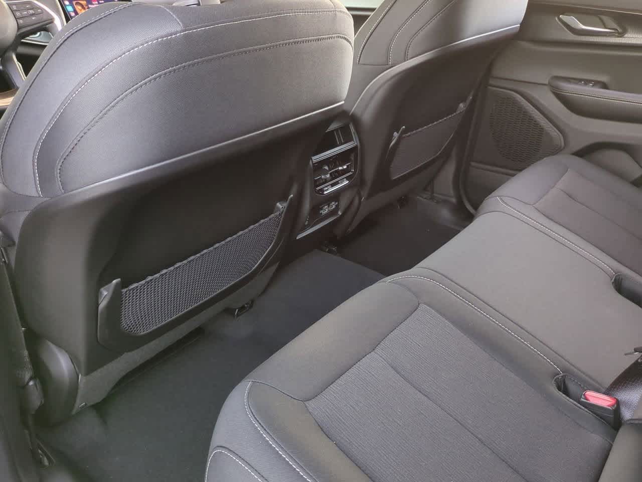 2025 Jeep Grand Cherokee GRAND CHEROKEE LAREDO X 4X2