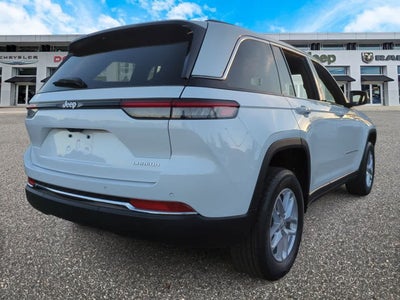 2025 Jeep Grand Cherokee GRAND CHEROKEE LAREDO X 4X2