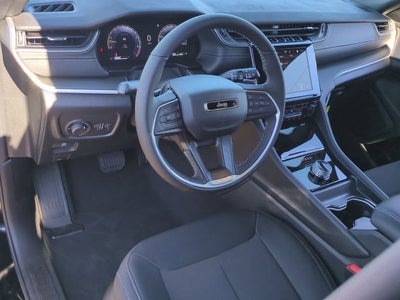 2025 Jeep Grand Cherokee GRAND CHEROKEE LAREDO 4X2