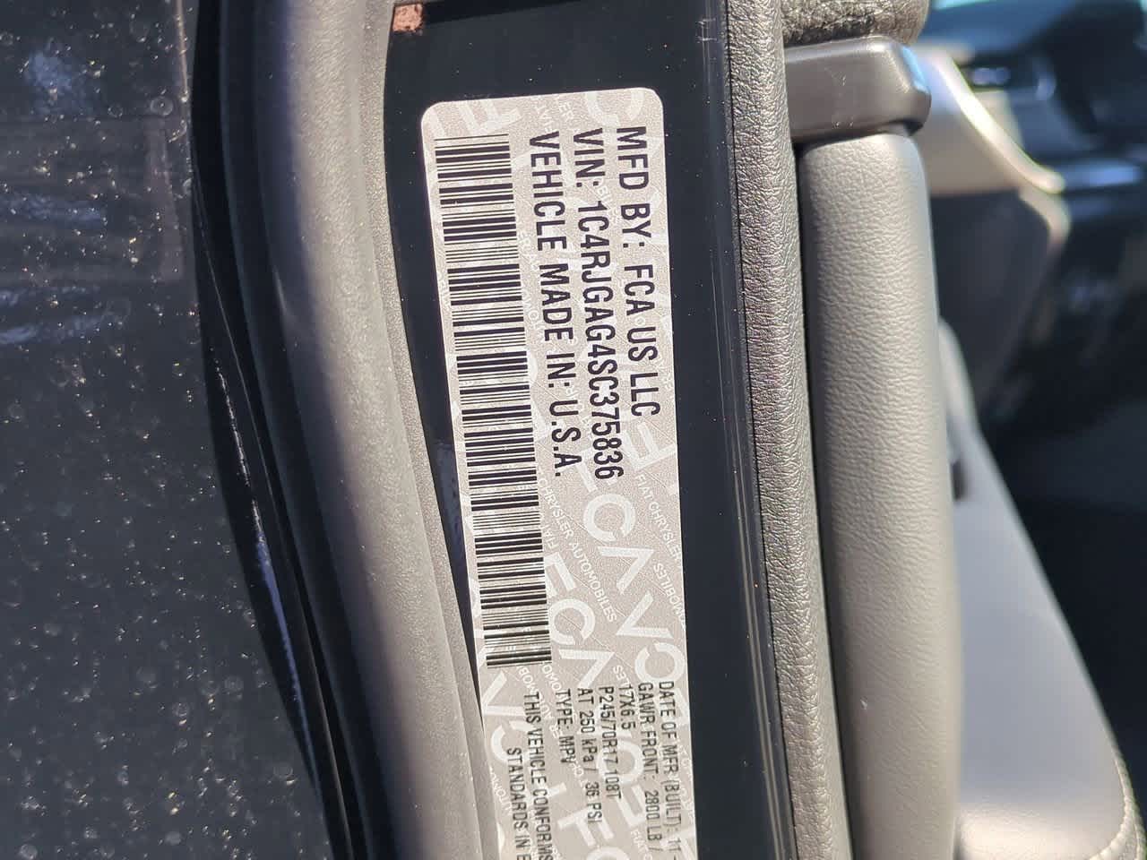 2025 Jeep Grand Cherokee GRAND CHEROKEE LAREDO 4X2