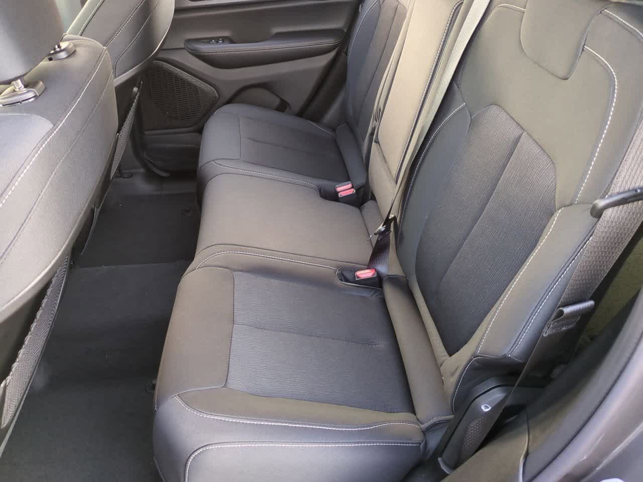 2025 Jeep Grand Cherokee GRAND CHEROKEE LAREDO X 4X2