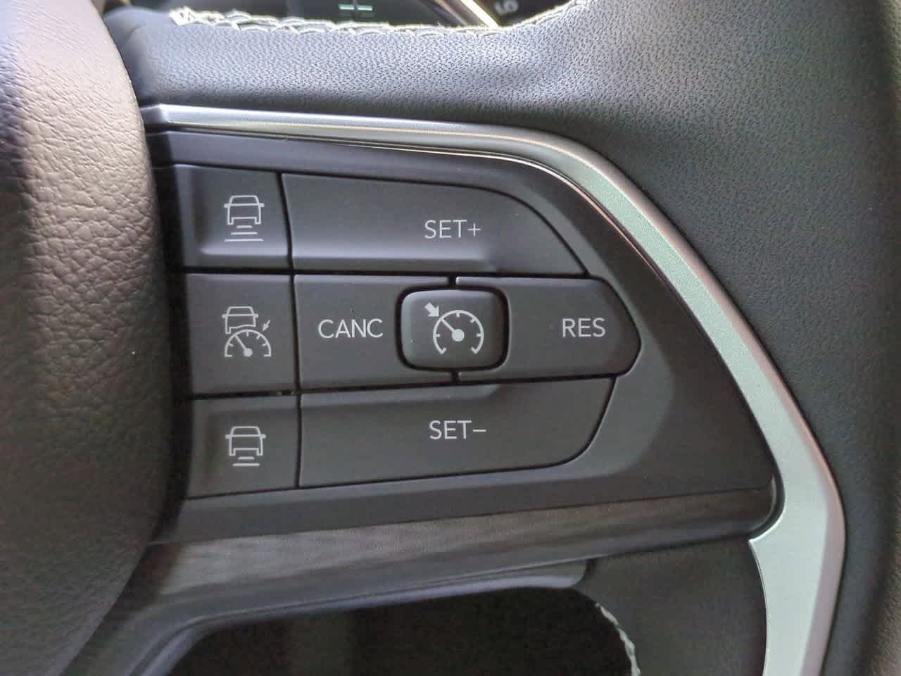 2025 Jeep Grand Cherokee GRAND CHEROKEE LAREDO X 4X2