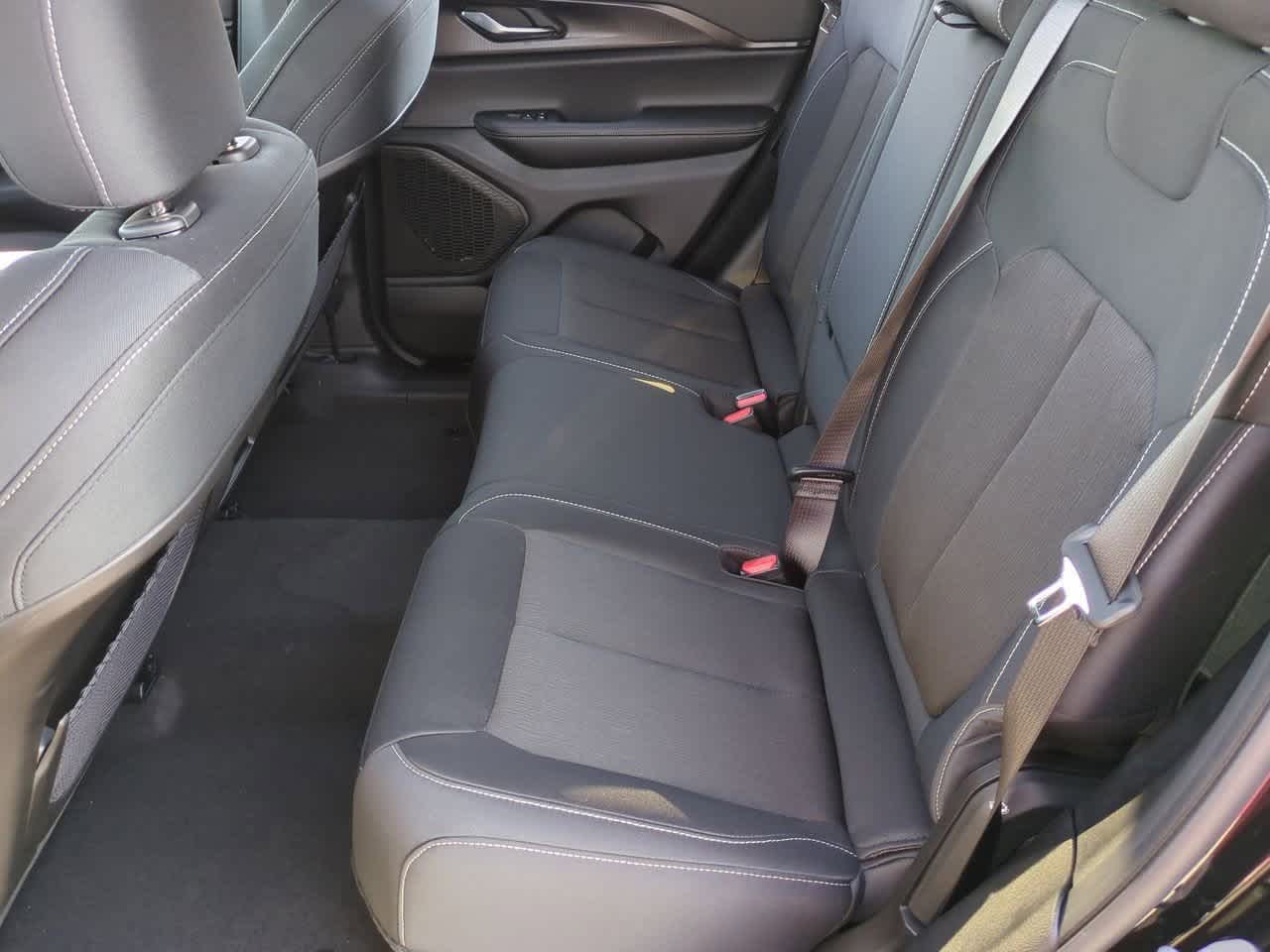 2025 Jeep Grand Cherokee GRAND CHEROKEE LAREDO X 4X2