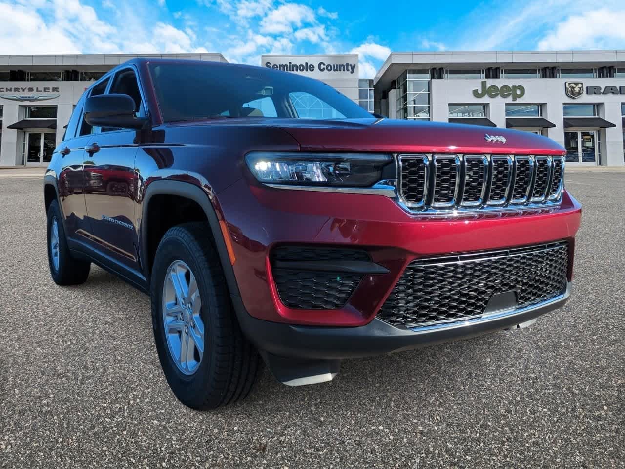 2025 Jeep Grand Cherokee GRAND CHEROKEE LAREDO 4X2