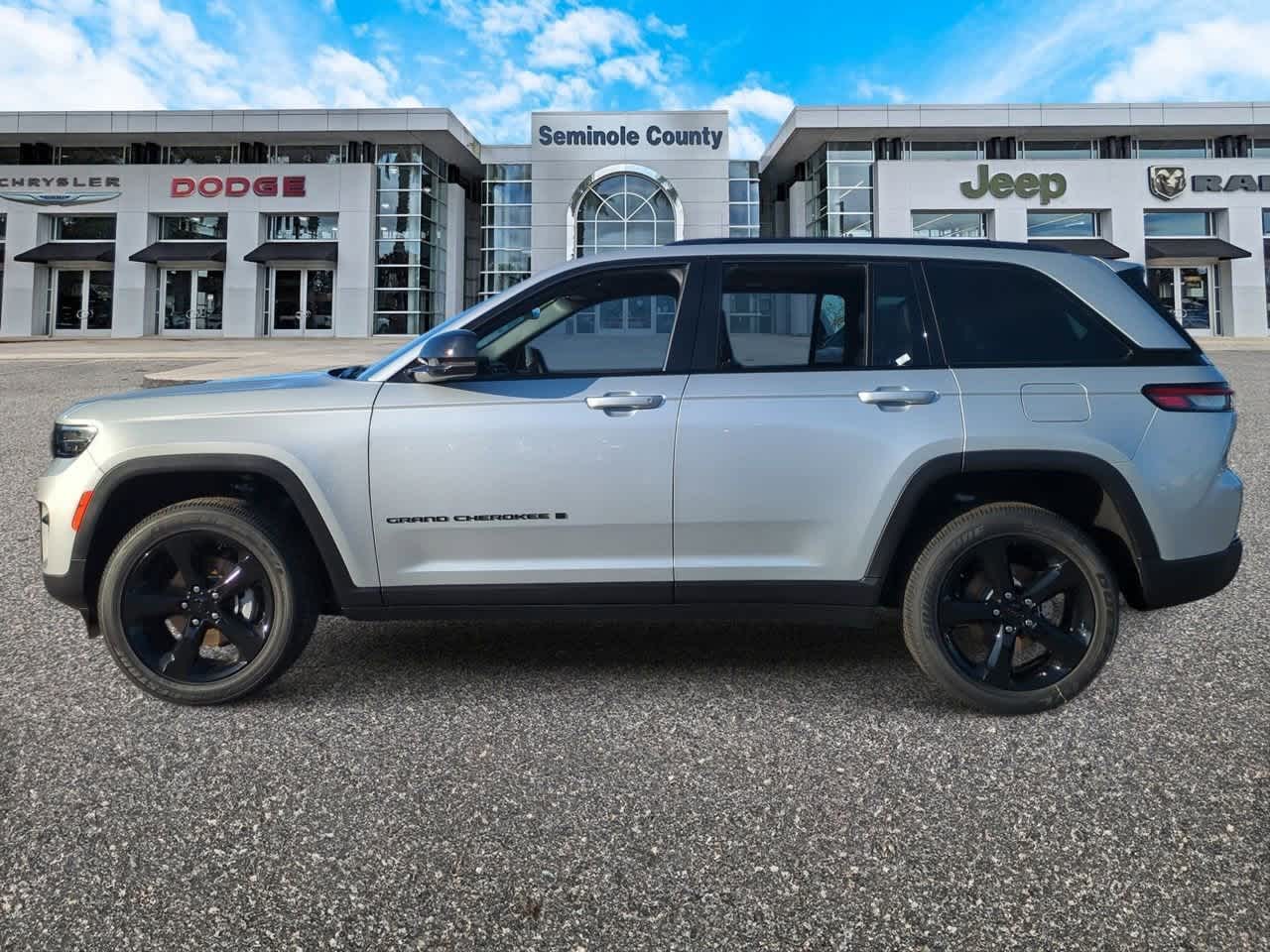 2025 Jeep Grand Cherokee GRAND CHEROKEE ALTITUDE X 4X2