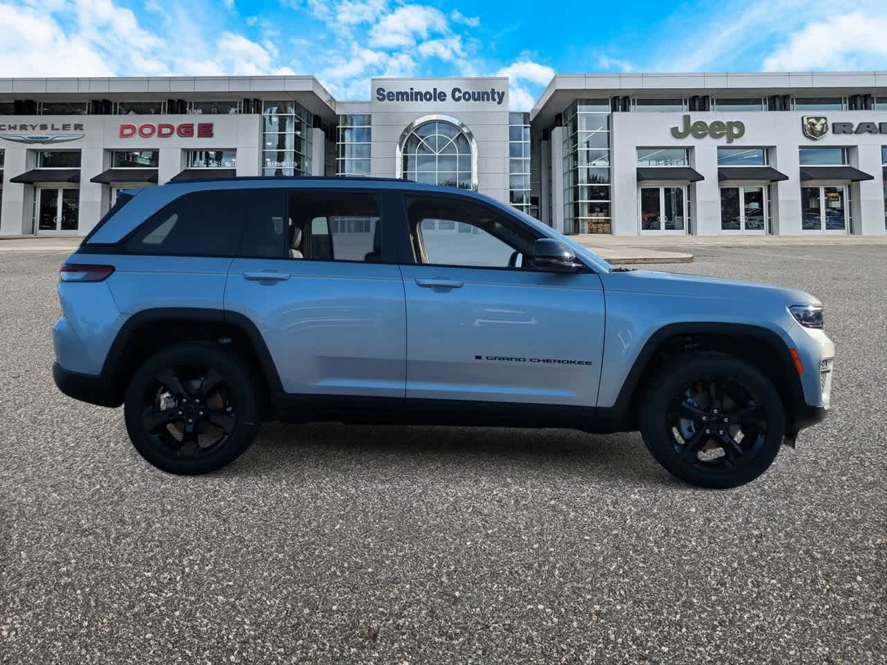 2025 Jeep Grand Cherokee GRAND CHEROKEE ALTITUDE X 4X2