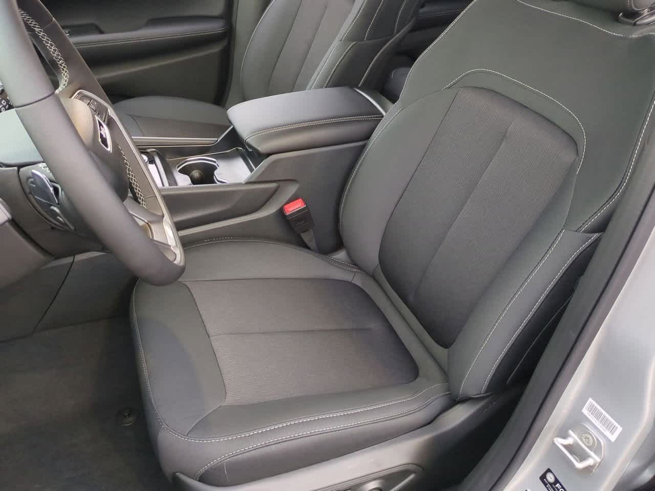 2025 Jeep Grand Cherokee GRAND CHEROKEE LAREDO 4X2