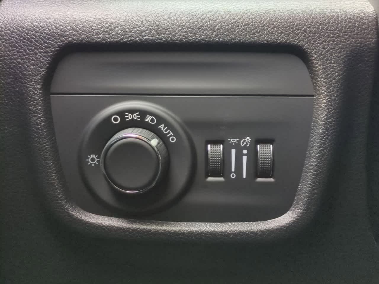 2025 Jeep Grand Cherokee GRAND CHEROKEE LAREDO 4X2