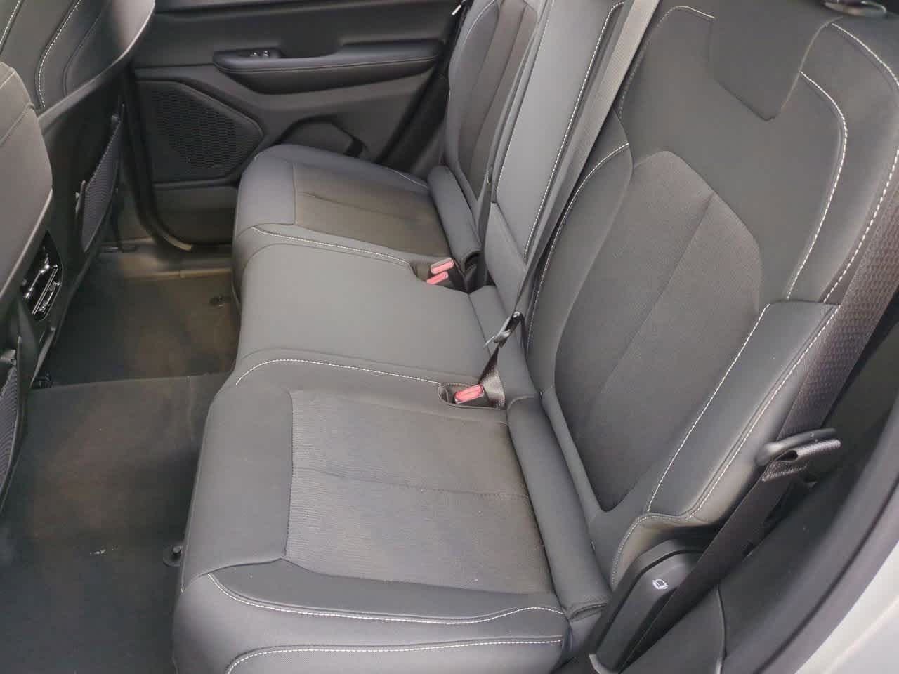 2025 Jeep Grand Cherokee GRAND CHEROKEE LAREDO 4X2