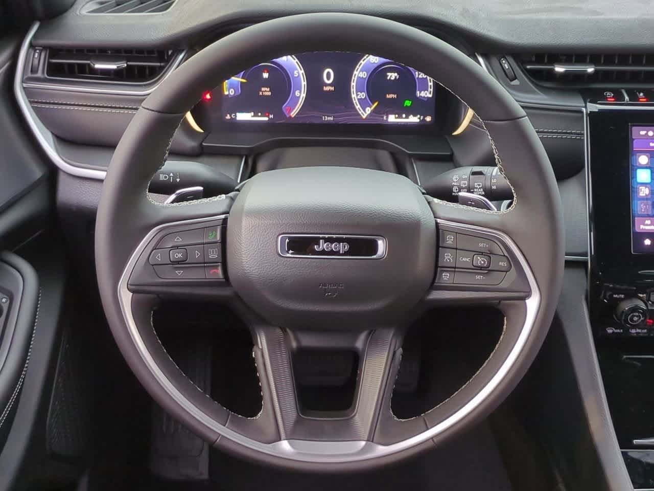 2025 Jeep Grand Cherokee GRAND CHEROKEE LAREDO 4X2