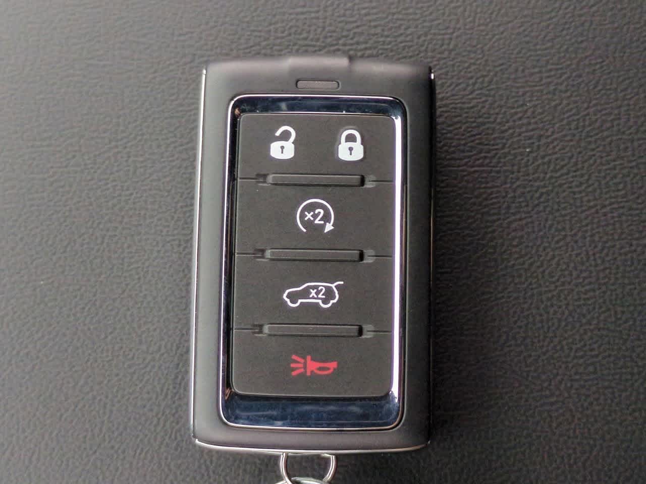 2025 Jeep Grand Cherokee GRAND CHEROKEE LAREDO 4X2