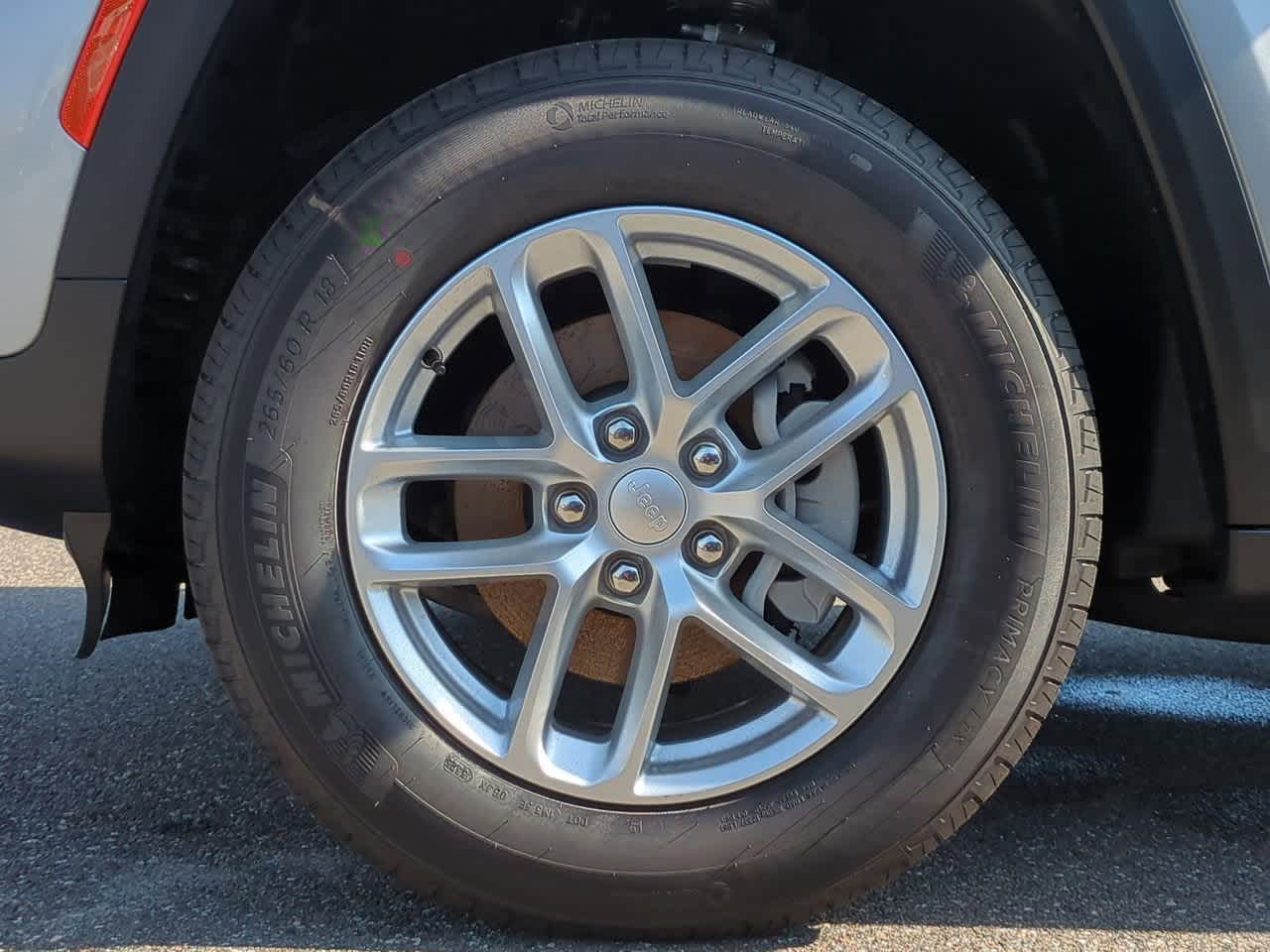 2025 Jeep Grand Cherokee GRAND CHEROKEE LAREDO X 4X2