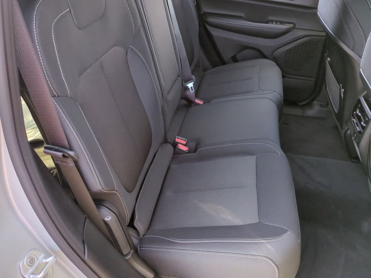 2025 Jeep Grand Cherokee GRAND CHEROKEE LAREDO X 4X2