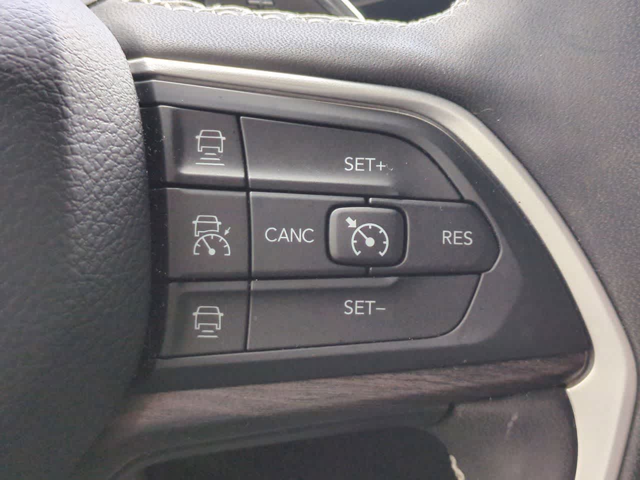 2023 Jeep Grand Cherokee Limited 4x2