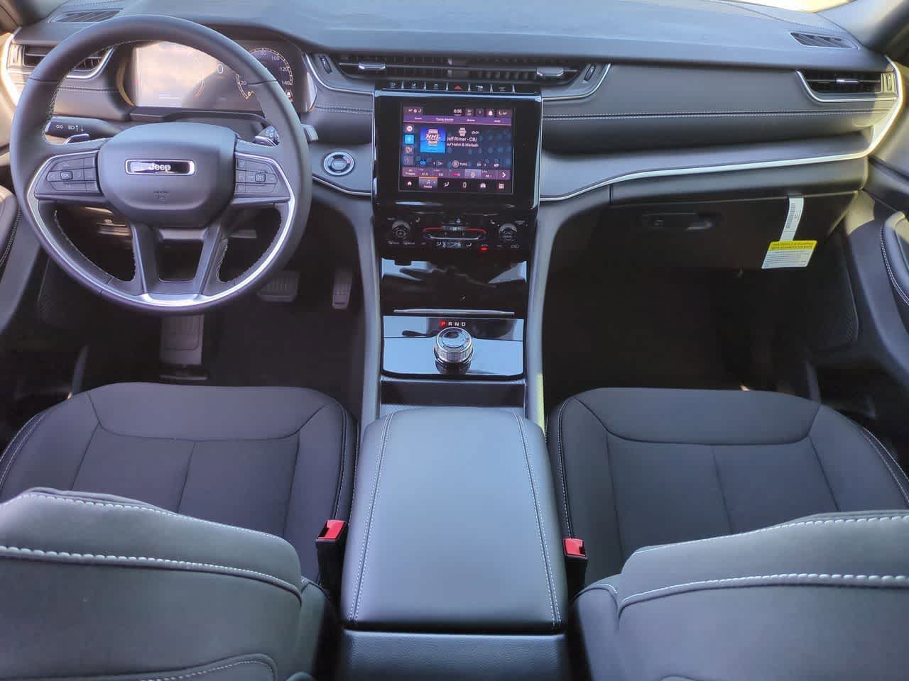 2025 Jeep Grand Cherokee GRAND CHEROKEE LAREDO 4X4